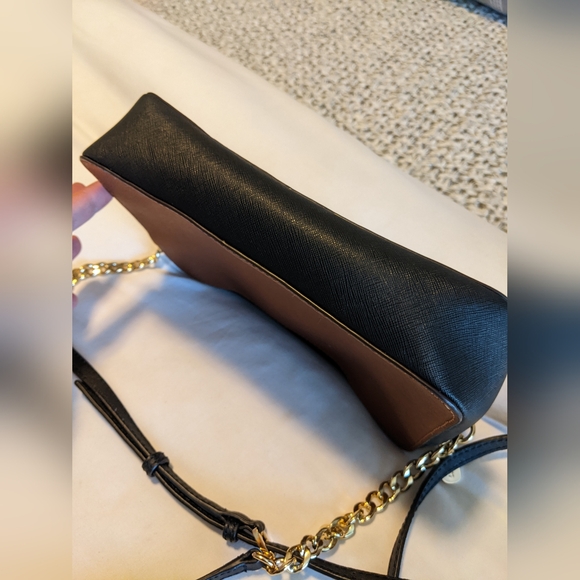 Michael kors crossbody purse - Picture 7 of 7